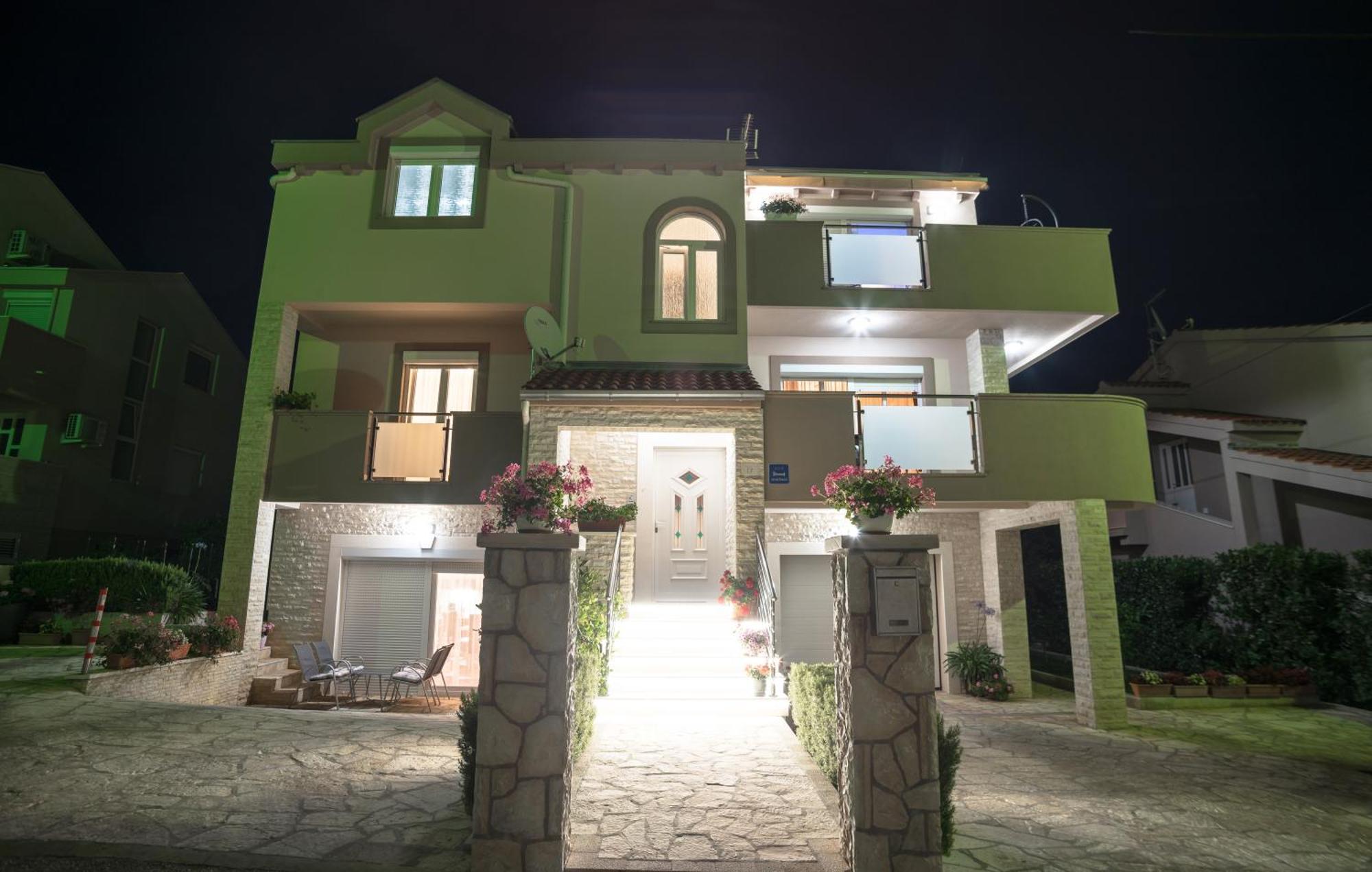 Kristina Apartments Zadar Exterior photo